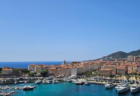 C’est à Toulon que se trouve le bien ayant généré le plus de clics en 2025 ! © WhyGee – Getty Images