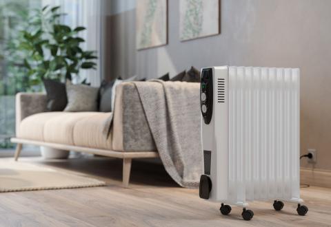 Rayonnant, à bain d’huile… il existe de multiples modèles de chauffage d’appoint. © onurdongel - Getty Images