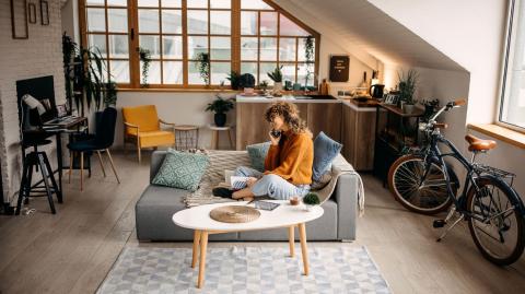 Certaines astuces permettent de conserver un budget logement maîtrisé. © Pekic - Getty images