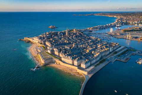 Coucher de soleil sur la ville de Saint-Malo
