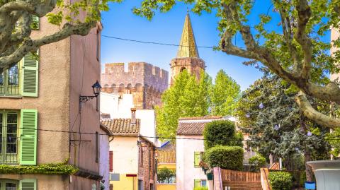 Vue sur l'un des quartiers pittoresques de Fréjus, dans le Var