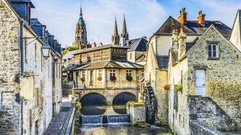 Bâtiments anciens au centre de Bayeux, en Normandie