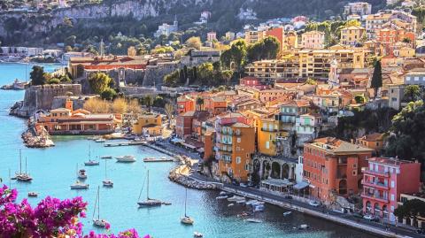 Vue aérienne de Villefranche-sur-Mer, à côté de Nice