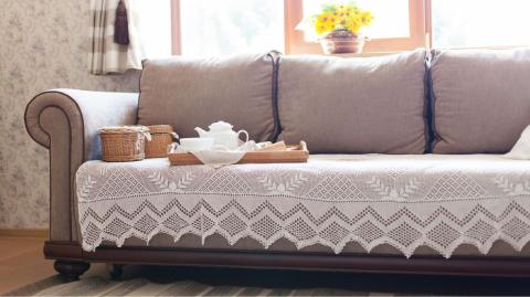 Les textiles vintages utilisés par nos grands-mères apportent une touche rétro et cosy à nos intérieurs. © April Story - Getty images