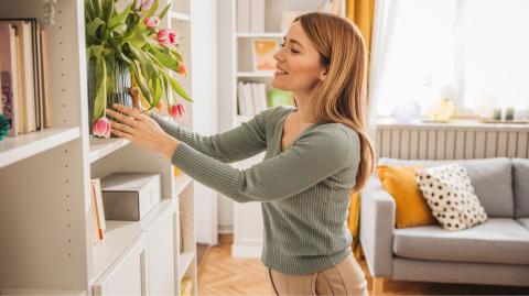 Adoptez quelques astuces et objets de déco simples pour un rafraîchissement de printemps inscrit dans la tendance de 2026. © svetikd - Getty images