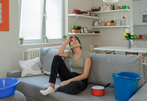 Le délai pour déclarer un sinistre habitation dépend du type de sinistre. © PixelsEffect – Getty Images