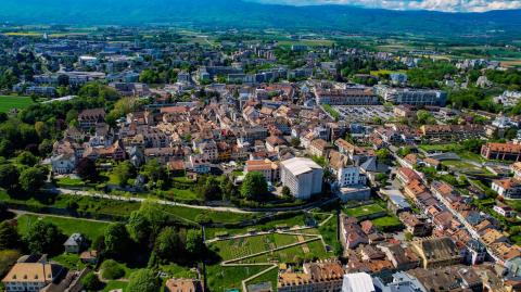 Vue aérienne de la ville de Thonon-Les-Bains, en Haute-Savoie