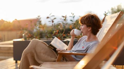 Il est tout à fait possible d'aménager un balcon ou une terrasse qui limite les risques d'allergie. © miljko - Getty images