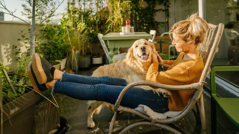 Programmez quelques aménagements pour profiter d'un extérieur agréable dès les premiers beaux jours. © AleksandarNakic - Getty images