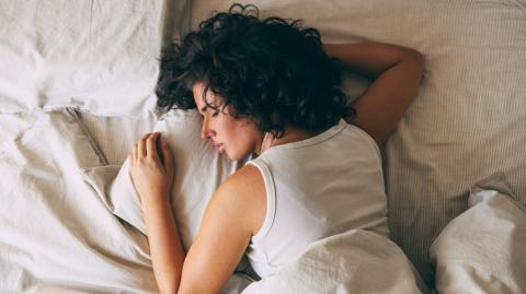 Potato bed : la drôle d’astuce TikTok qui promet de mieux dormir.