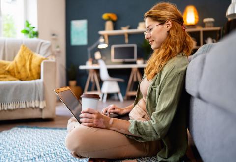 Assurance logement étudiant : le point sur les obligations du locataire et du propriétaire. © SrdjanPav – Getty Images