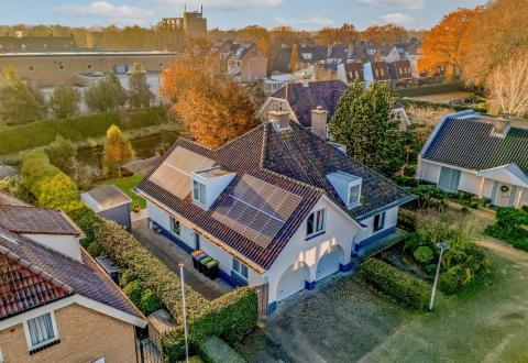 Panneaux photovoltaïques : un système de stockage peut vous permettre de faire jusqu’à 100 % d’économies sur vos factures. © ProCreators – Getty Images