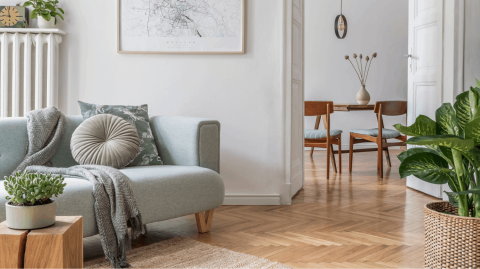 Quelques éléments bien choisis permettent de mettre en valeur un appartement à l'image des appartements haussmanniens. © FollowTheFlow - Getty images