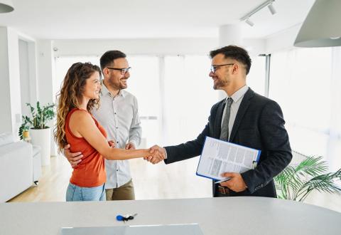 Les honoraires de gestion locative sont librement fixés par l’agence. © Paperkites - Getty Images