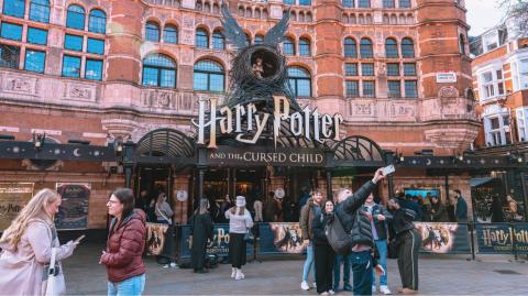 Pour les 25 ans d'Harry Potter, Versailles se transforme en Poudlard le 29 août.