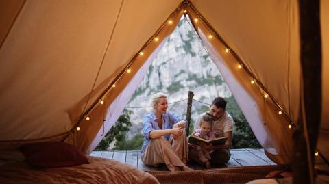 Comment recréer l'ambiance glamping dans son jardin ?