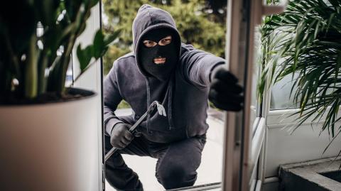 Ces 7 détails signalent aux cambrioleurs que votre maison est vide. © Getty Images