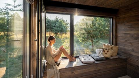 Wood drenching : la technique déco qui transforme une pièce en cocon chaleureux.