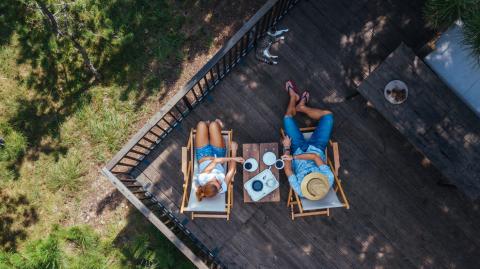 Terrasse : 6 façons de créer de l'ombre sans se ruiner.