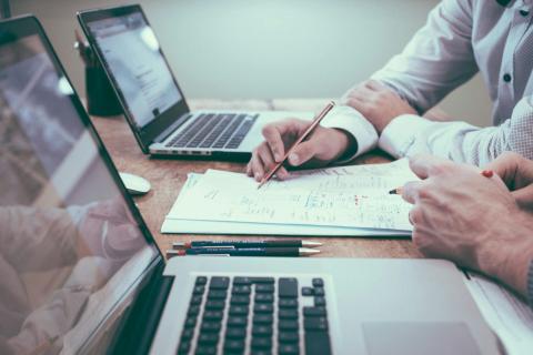 Comment faire sa déclaration LMNP ?- Scott Graham @Unsplash