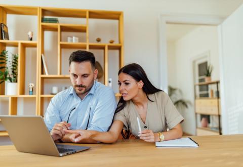 Faire racheter un rachat de crédits : comment ça marche ? © nortonrsx - Getty Images