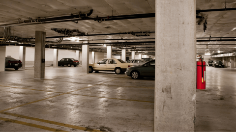 Tous les types d’extincteurs doivent faire l’objet d’une visite de maintenance une fois par an. © mdmiller - Getty images