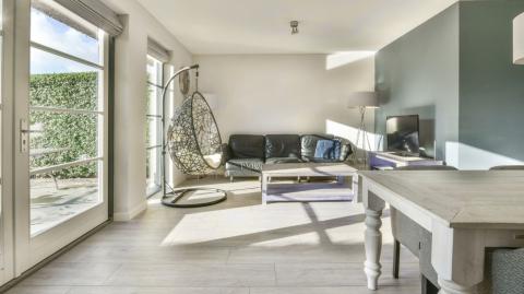 Un appartement moderne et lumineux en rez-de-chaussée 