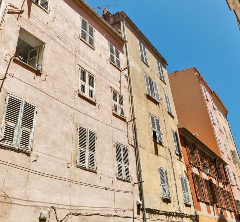 Le permis de louer s’applique souvent qu’à certaines catégories de logements. © Panama7 - Getty Images