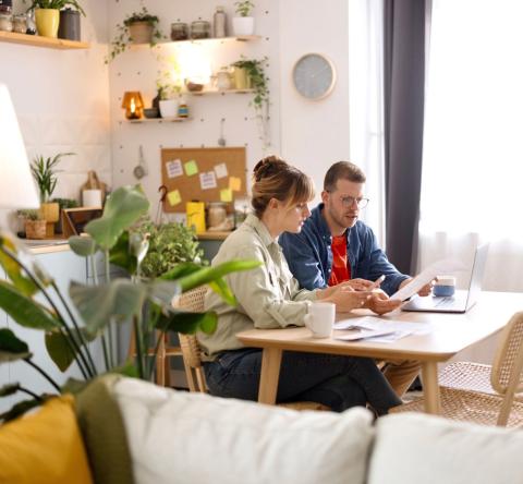 Premier achat immobilier : comment avoir un apport personnel rapidement et l’augmenter ? © Anchiy - Getty Images