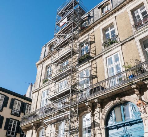 VIR : les travaux visant à rendre l’immeuble neuf ne sont pas concernés. © MarioGuti - Getty Images