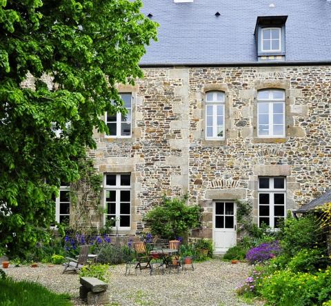 La taxe habitation résidence secondaire inoccupée ou occupée est due par le propriétaire ou l’usufruitier d’un logement utilisé à titre de résidence secondaire. © PeterAprahamian - Getty images