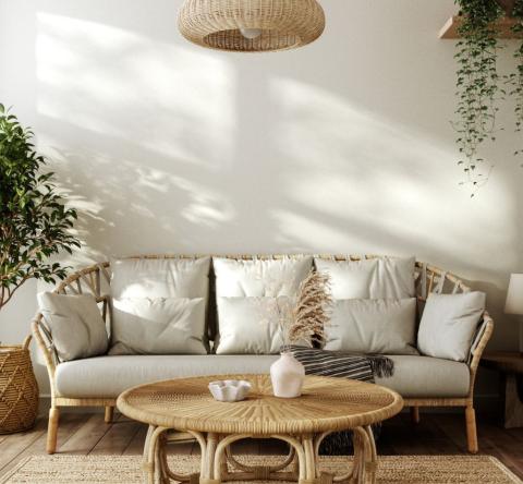 Sur Instagram, YouTube ou TikTok, des femmes passionnées de rénovation, de décoration, de récupération ou de petits travaux partagent leurs astuces, leur créativité et leurs réussites — souvent en démystifiant les étapes pour des néophytes. © imaginima - Getty images