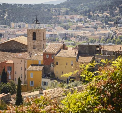 Vue sur la ville de Hyères, en France