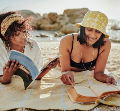 La France regorge de destinations variées, adaptées à toutes les envies : farniente à la plage, city-trip culturel, escapade nature ou encore séjour gourmand. © mapodile - Getty images