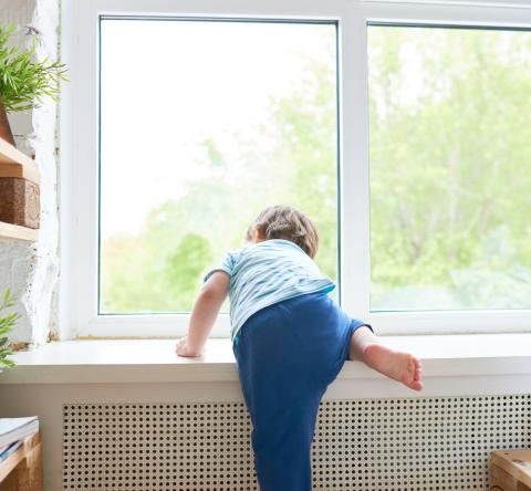 Prévention, solutions mécaniques, technologies… tour d’horizon des solutions pour sécuriser vos fenêtres. © mediaphotos – Getty Images