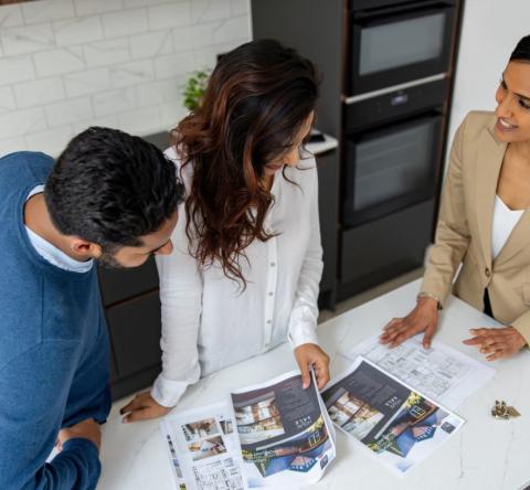 Le dispositif Jeanbrun est un nouveau statut du bailleur privé qui vise à relancer la production de logements locatifs. © andresr - Getty images