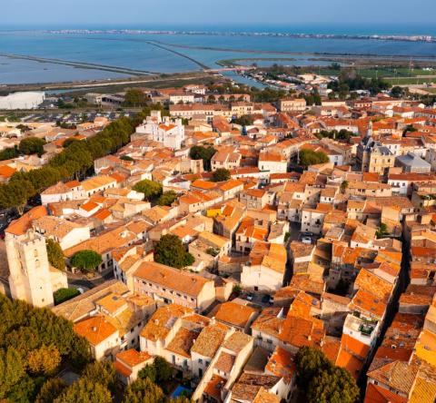 Moins chère que Montpellier, Frontignan séduit les acheteurs à la recherche d’un environnement maritime. © Getty Images