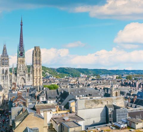 Situées sur les collines entourant Rouen, Bonsecours et Darnétal offrent un cadre de vie très agréable. © e55evu - Getty Images
