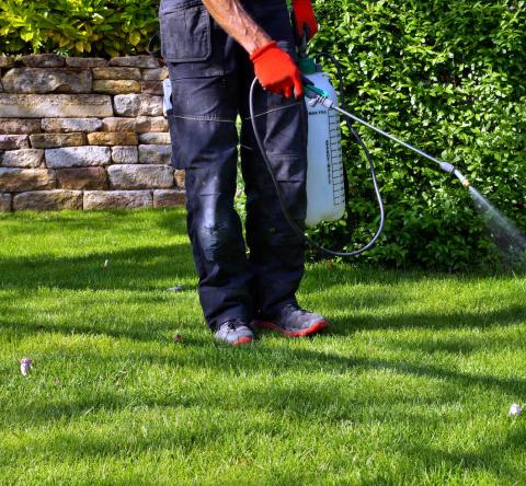 Pesticide interdiction arrêté municipal