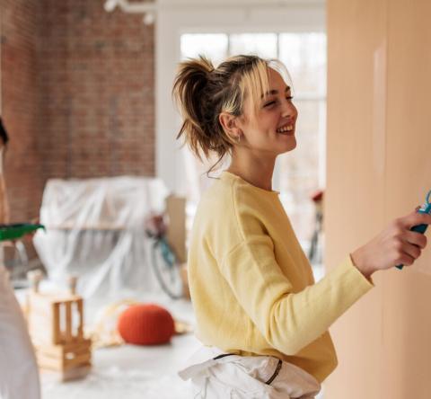 Déco : les couleurs chaudes qui remplacent le beige en 2026.