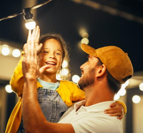 Éclairage extérieur : les 6 tendances qui vont illuminer les jardins en 2026.