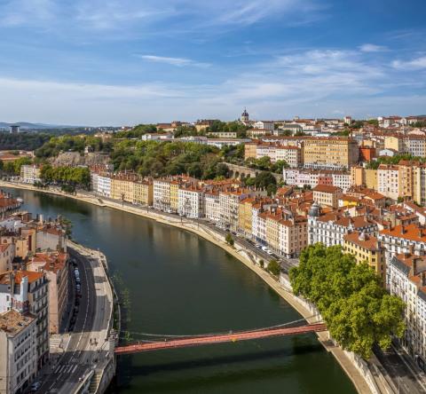Hausse des prix et baisse des délais de vente : Lyon fait partie des villes les plus dynamiques de France. © yujie chen - Getty Images