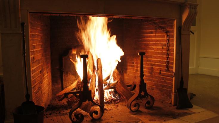 Tiplo • Peut-on faire du feu de bois dans sa cheminée à Paris en 2023