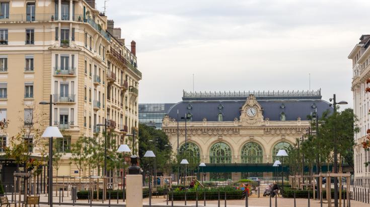 Dans le VIe lyonnais le quartier des Brotteaux offre encore de