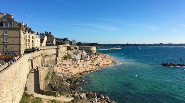 Tourisme : pourquoi la Bretagne ? - France Bleu