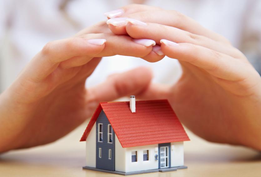 Certaines garanties de base constituent une protection minimale dans le cadre d'une assurance habitation. © Robert Kneschke - Adobe Stock