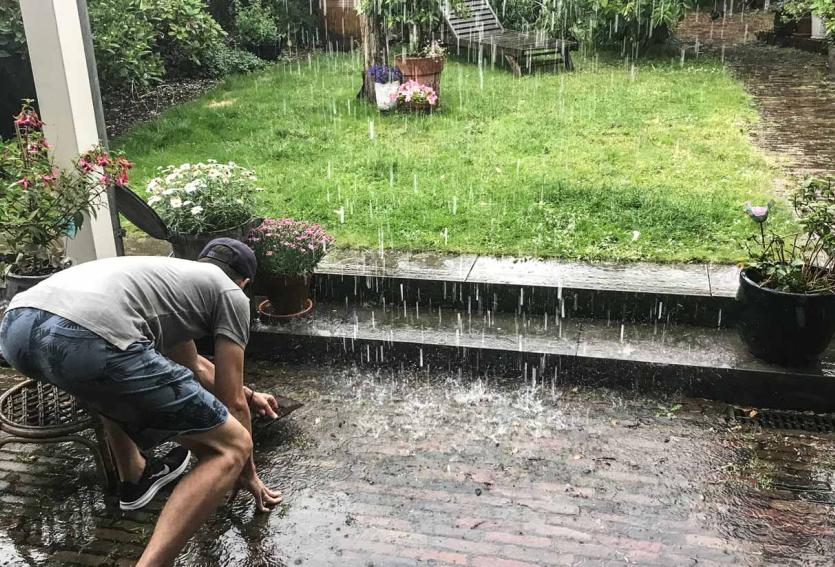 Il peut être recommandé de mettre en place des aménagements pour faire face aux évènements climatiques et obtenir une meilleure indemnisation. © middelveld - Getty images