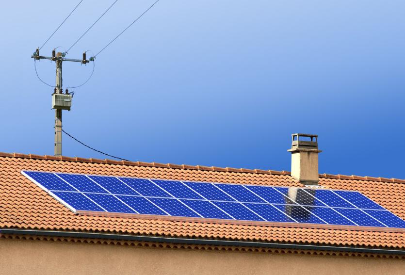 4 foyers équipés sur 10 envisagent d’installer de nouveaux panneaux solaires. © Max Labeille - Getty Images