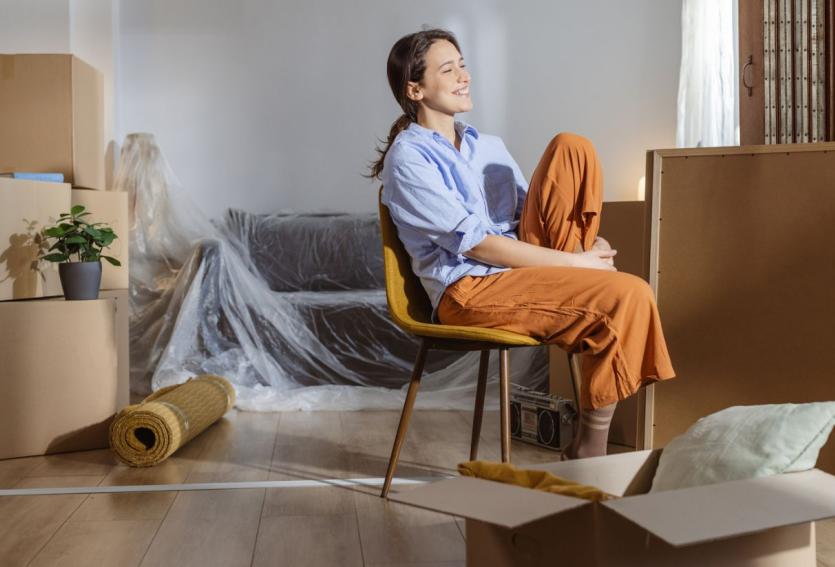 Pour gagner en sérénité, mieux vaut s’organiser en amont lors d'un déménagement. © blackCAT - Getty images